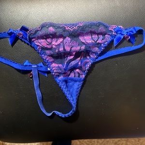 Rare Agent Provocateur Thong Size 2. Deep blue w/purplish pink lace, 🔵🎀& 💓💎